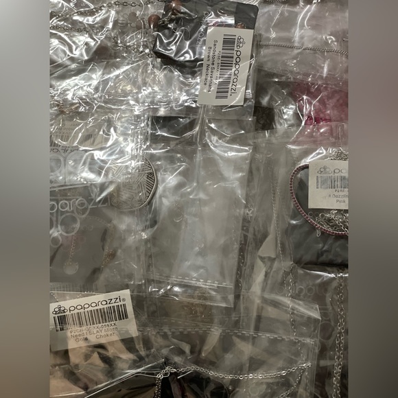 Paparazzi Necklaces - Picture 1 of 3